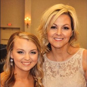 Meet your Posher, Leah